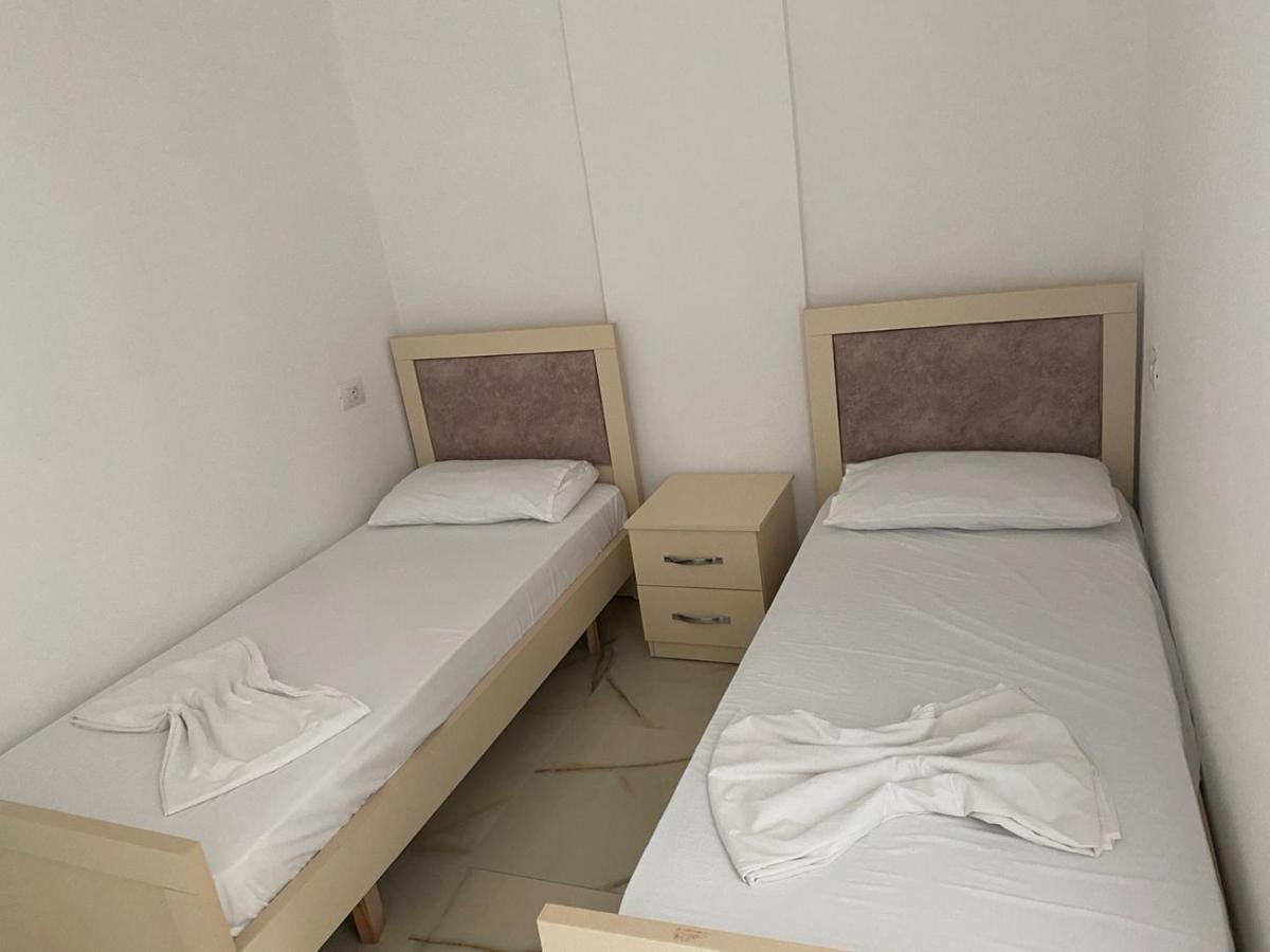 Bashkim 2 Hotel *